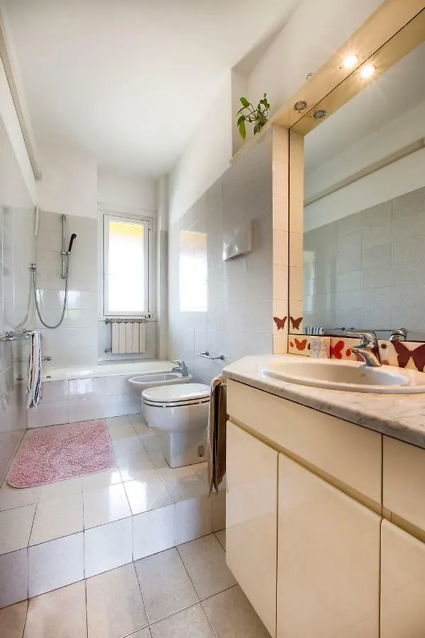 Apartment Appartamento 160 Mq Milan
